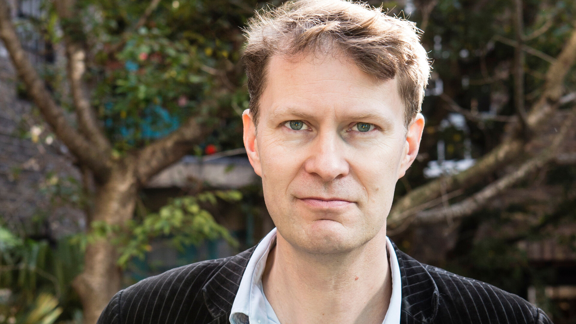 Luke Harding Inside Russia