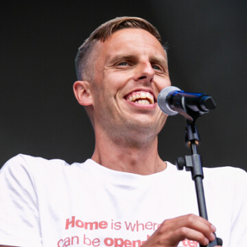 Harry Baker headshot