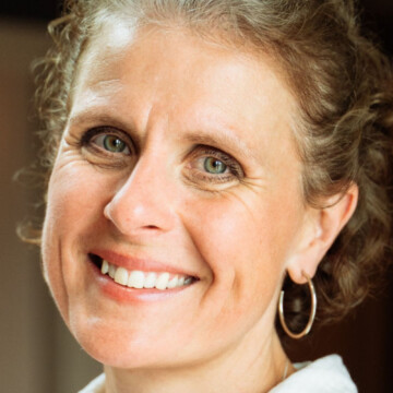 Headshot of Catherine Carr