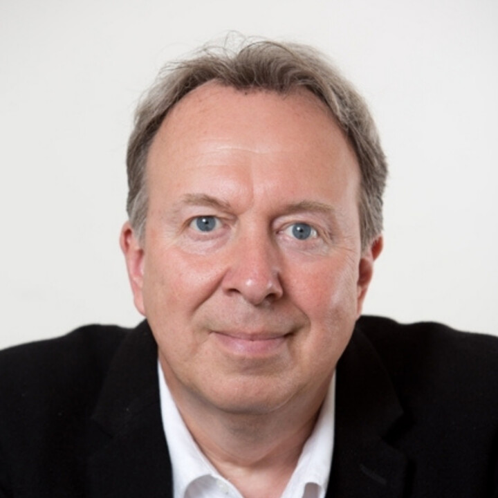 Headshot of author Steve Richards